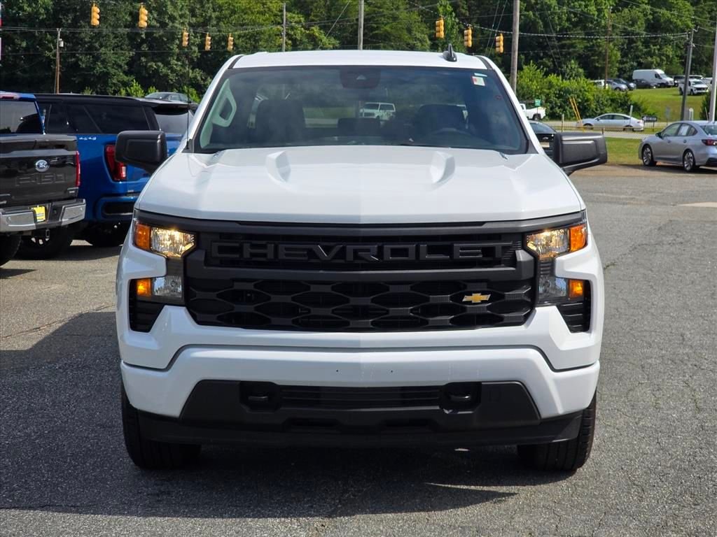 Used 2025 White Chevrolet Custom image 22