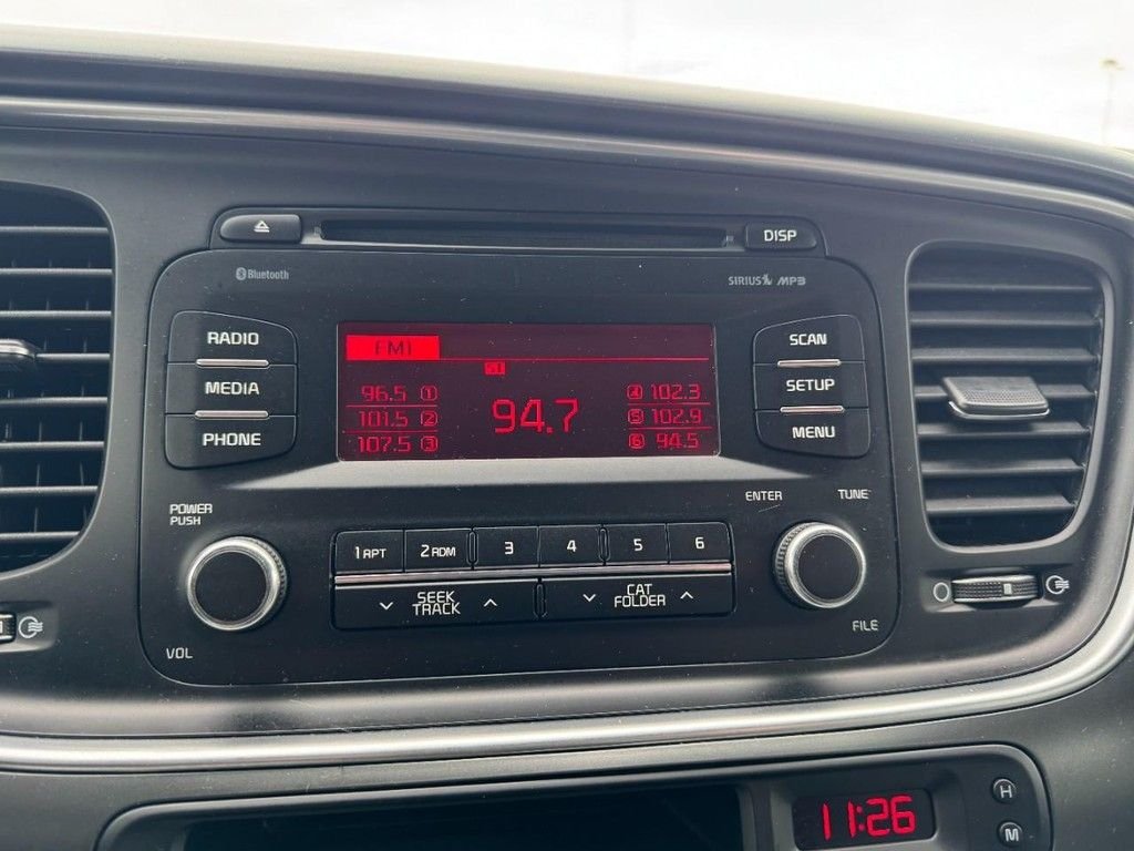 Used 2014 White Kia LX image 19