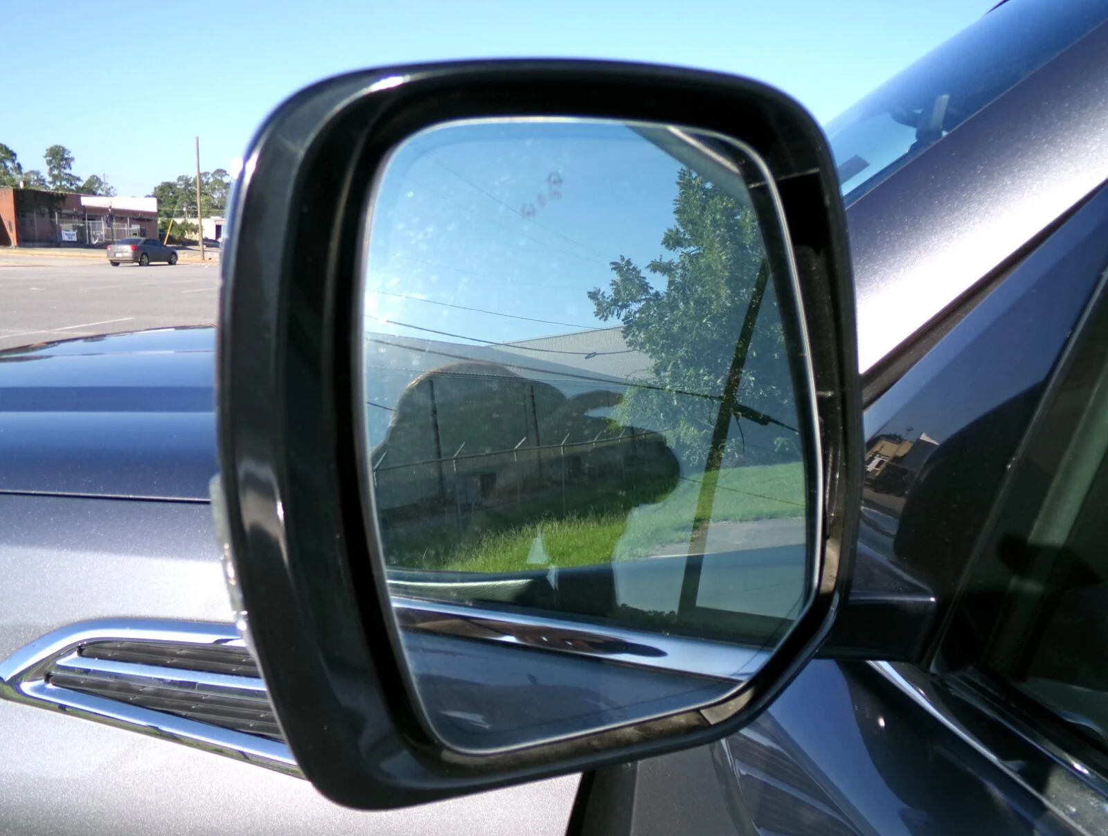 Used 2022 Gun Metallic Nissan Platinum image 3