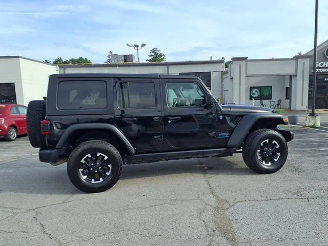 Used 2024  Jeep Rubicon image 25