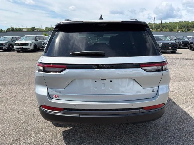 New 2026 Silver Jeep  image 6