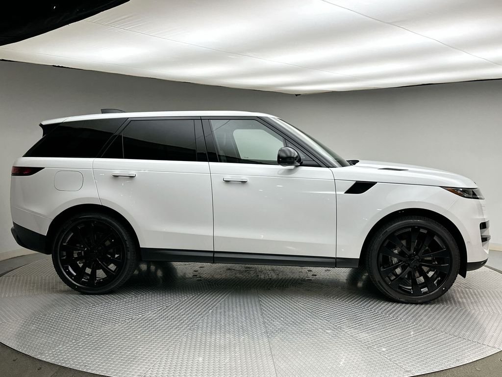 New 2026 Fuji White Land Rover SE image 12