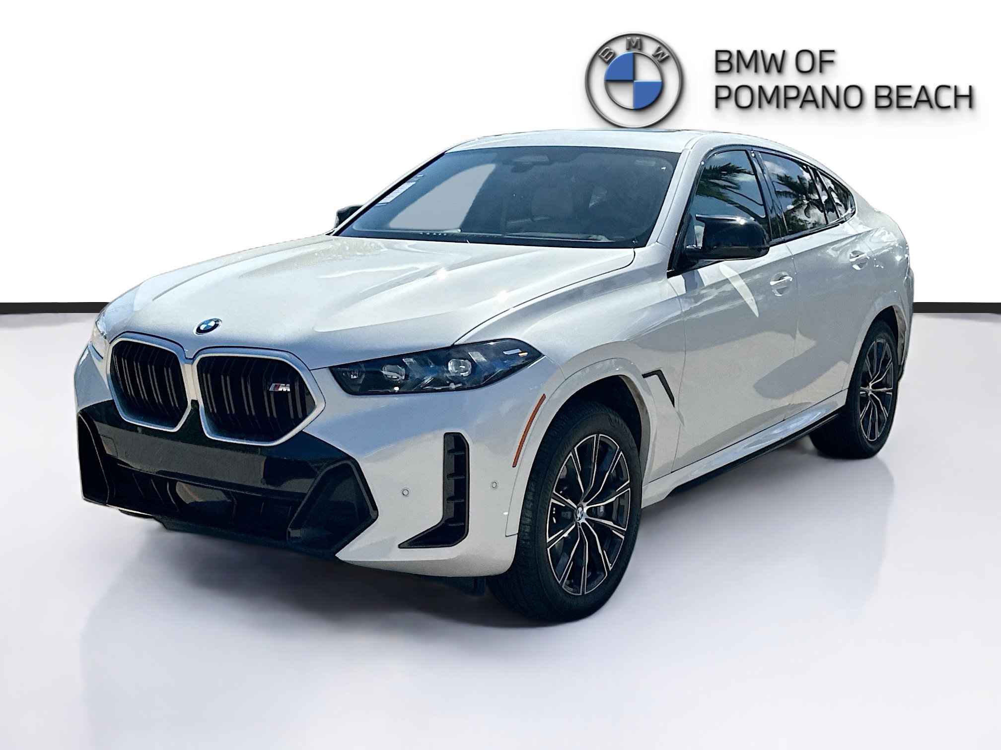 Used 2026 White Metallic BMW M60i image 3