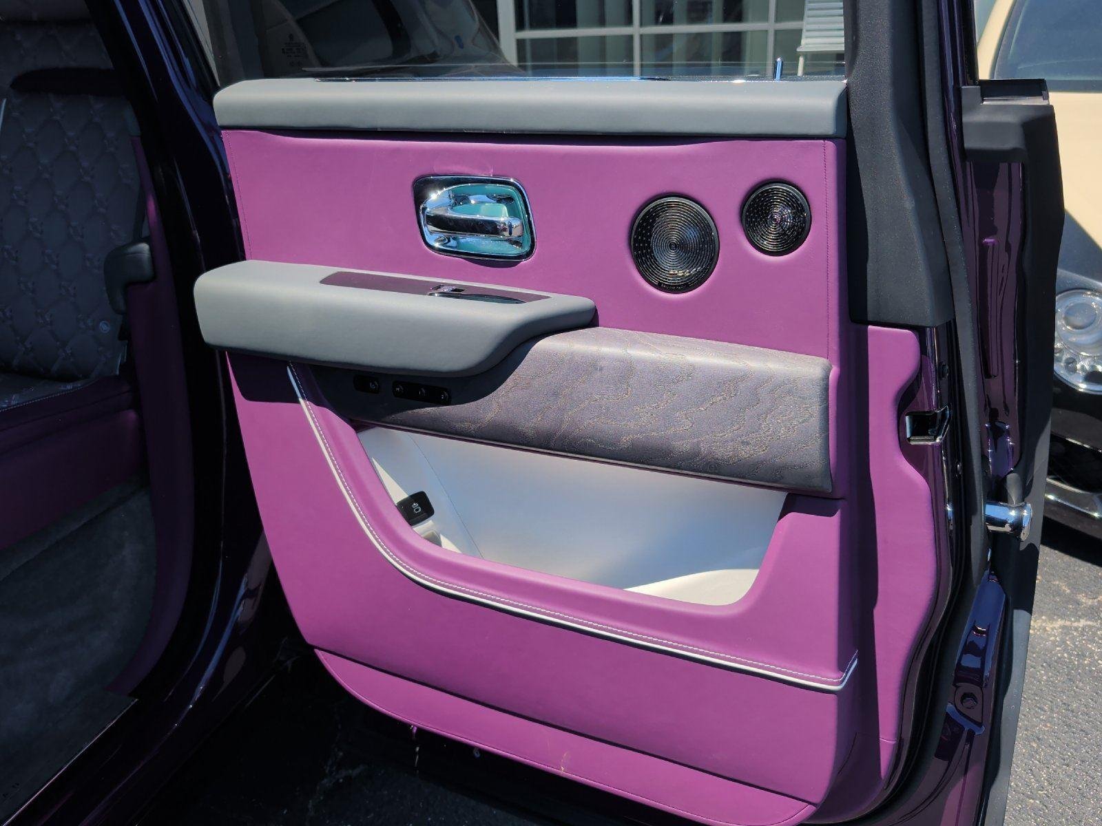 Used 2025 Belladonna Purple Rolls-Royce  image 32