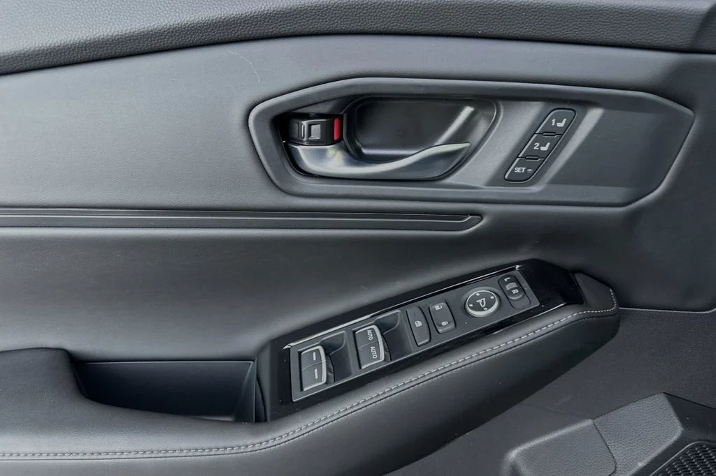 Used 2025  Honda Touring image 10