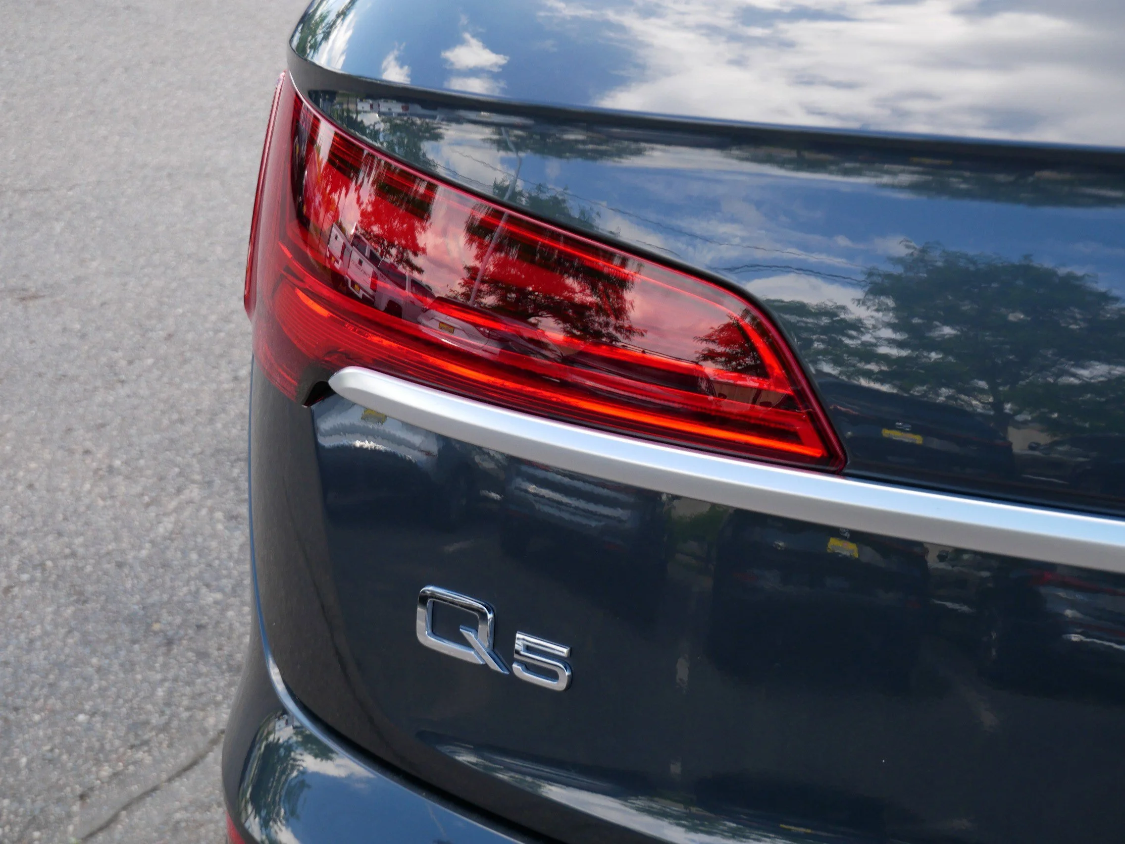 Used 2023 Manhattan Gray Metallic Audi Premium image 17