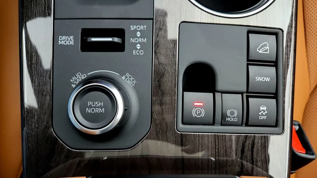 2026 Toyota Highlander Platinum - Photo 37