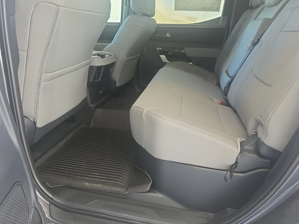 New 2026 Wind Chill Pearl <sup>1</sup> Toyota  Platinum image 19