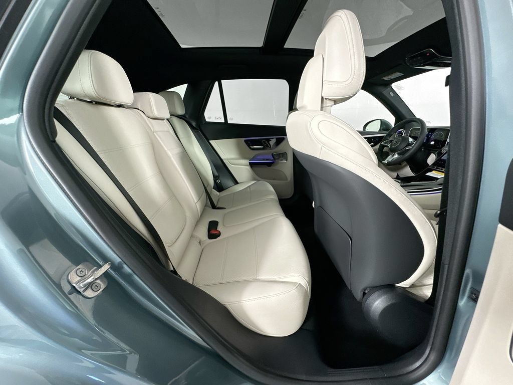 New 2026 Verde Silver Metallic Mercedes-Benz GLC 300 image 63