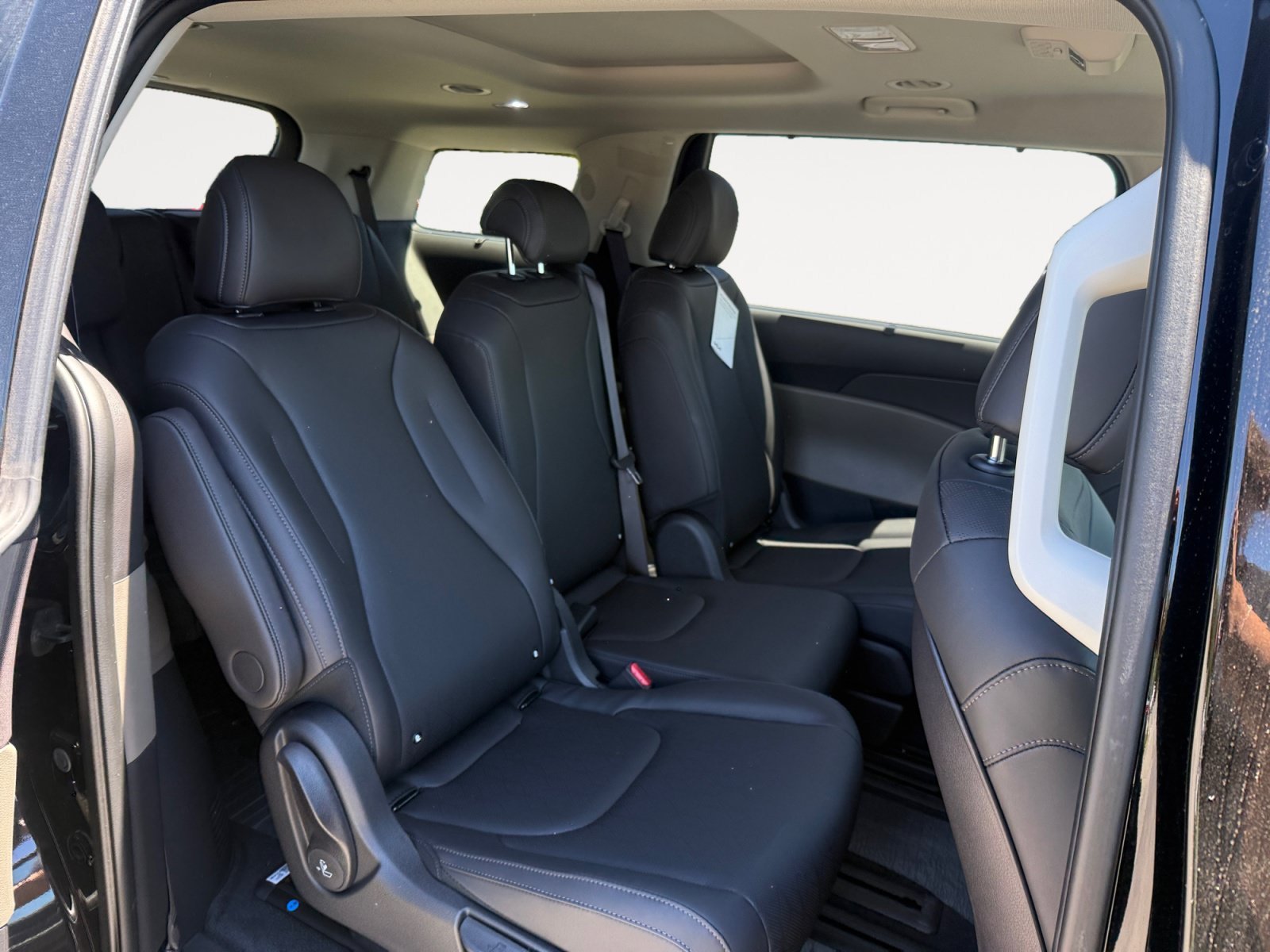 New 2026 Aurora Black Pearl Kia SX image 18