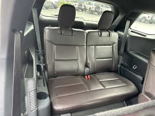 Used 2025 Black Ford Platinum image 25