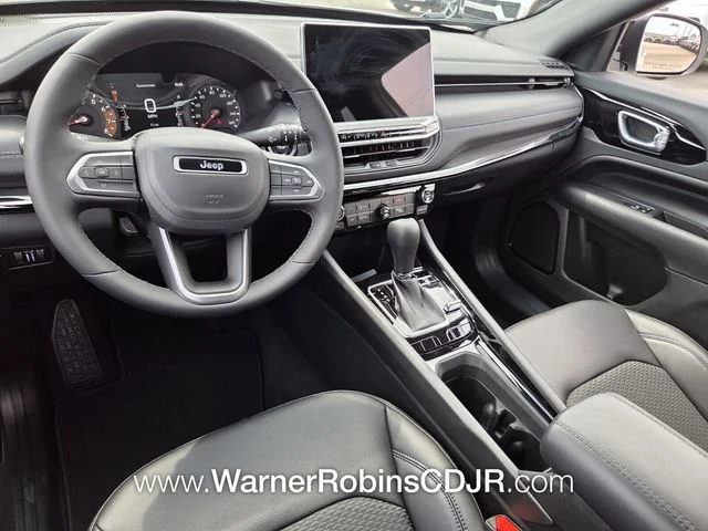New 2026 Bright White Clear-Coat Exterior Paint Jeep Latitude image 8