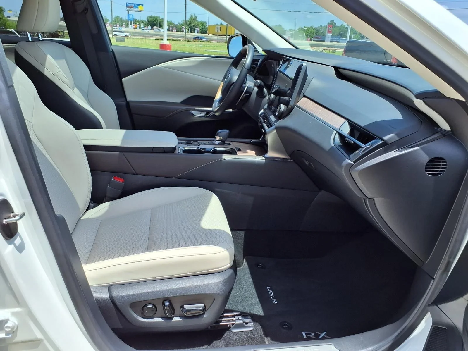 Used 2024 White Lexus 350 Premium image 19