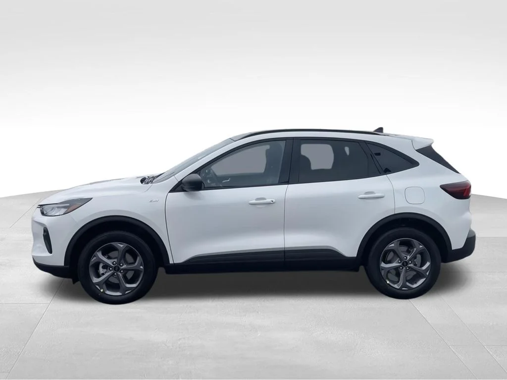 New 2026 Star White Metallic Tri-coat Ford ST-Line image 5