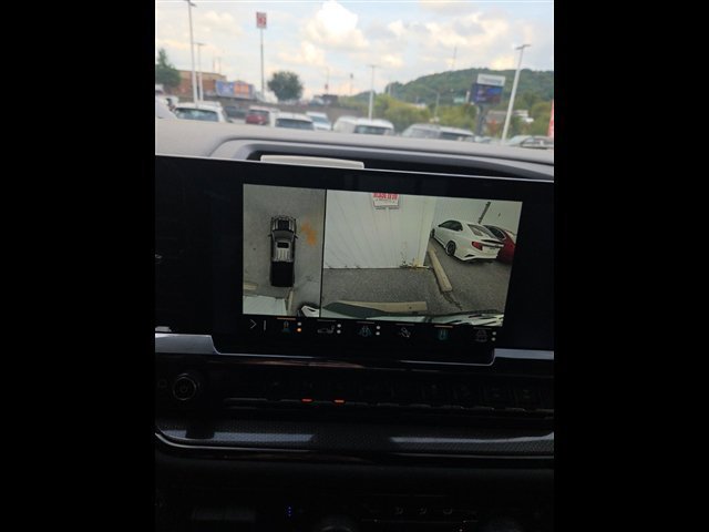 Used 2023 White Chevrolet ZR2 image 19