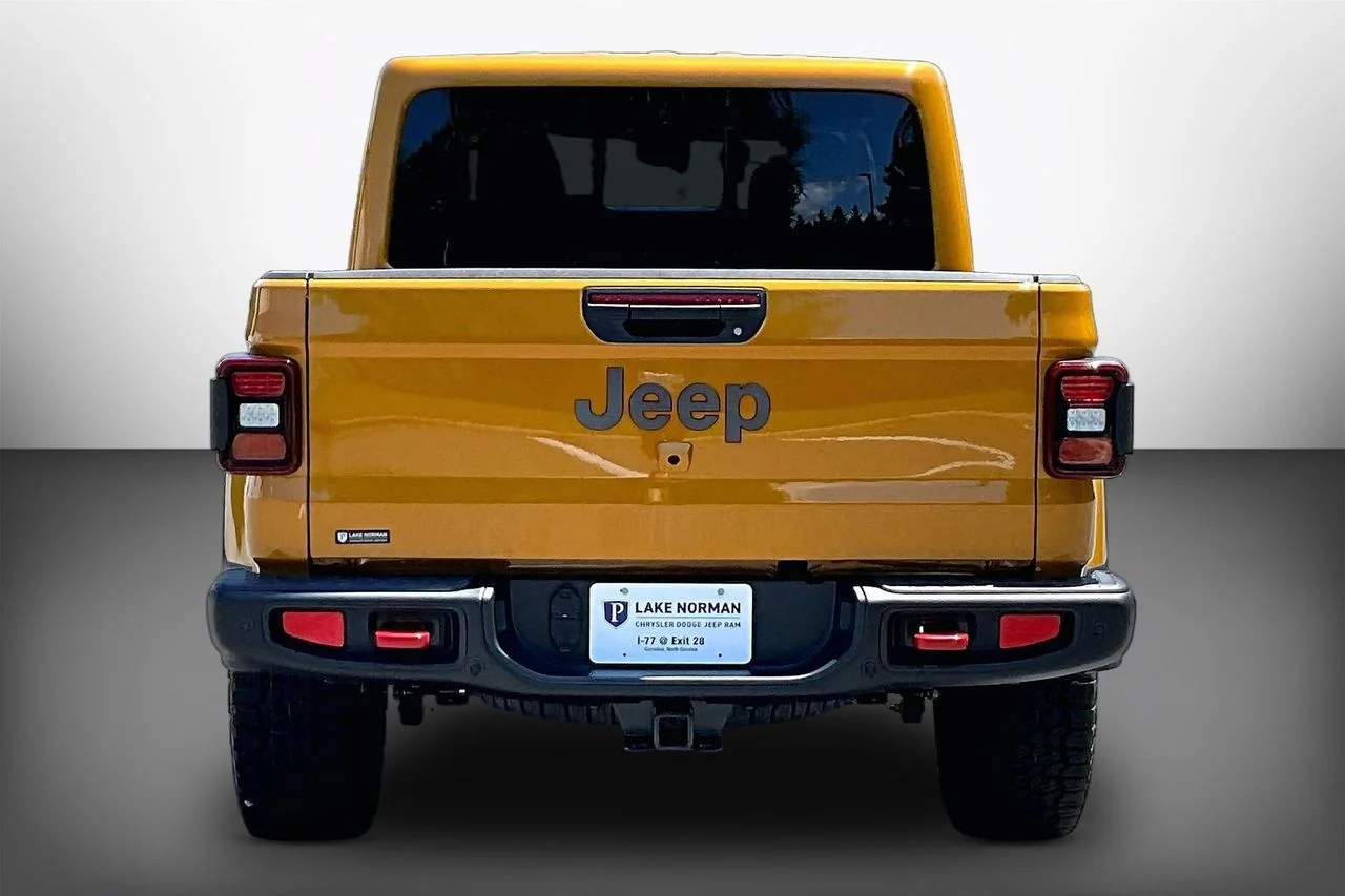 New 2026 Goldilocks Exterior Paint Jeep Rubicon X image 7