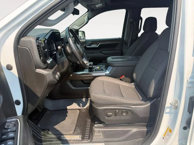 Used 2022 White Chevrolet RST image 11