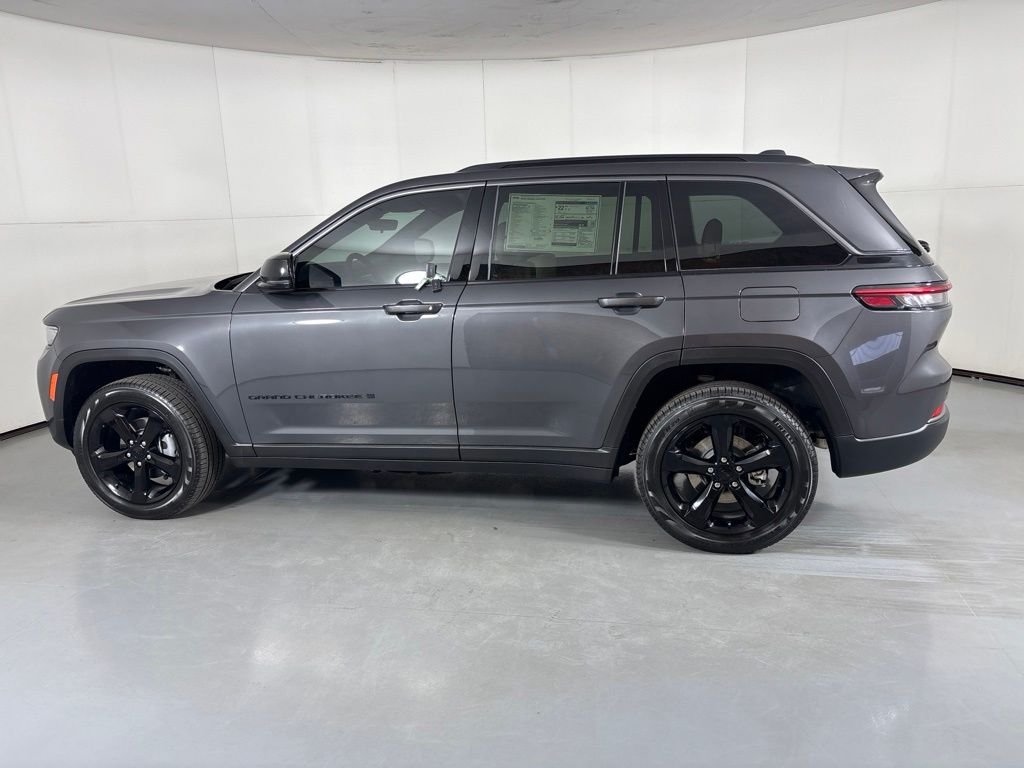 New 2026 Baltic Gray Metallic Clearcoat Jeep Limited image 5