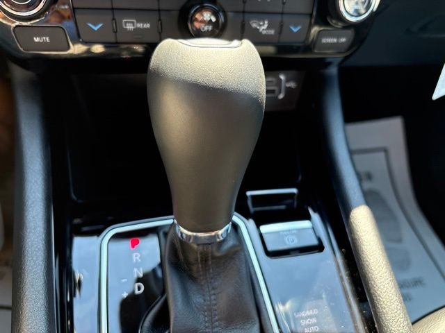 Used 2024 Blue Jeep Limited image 31