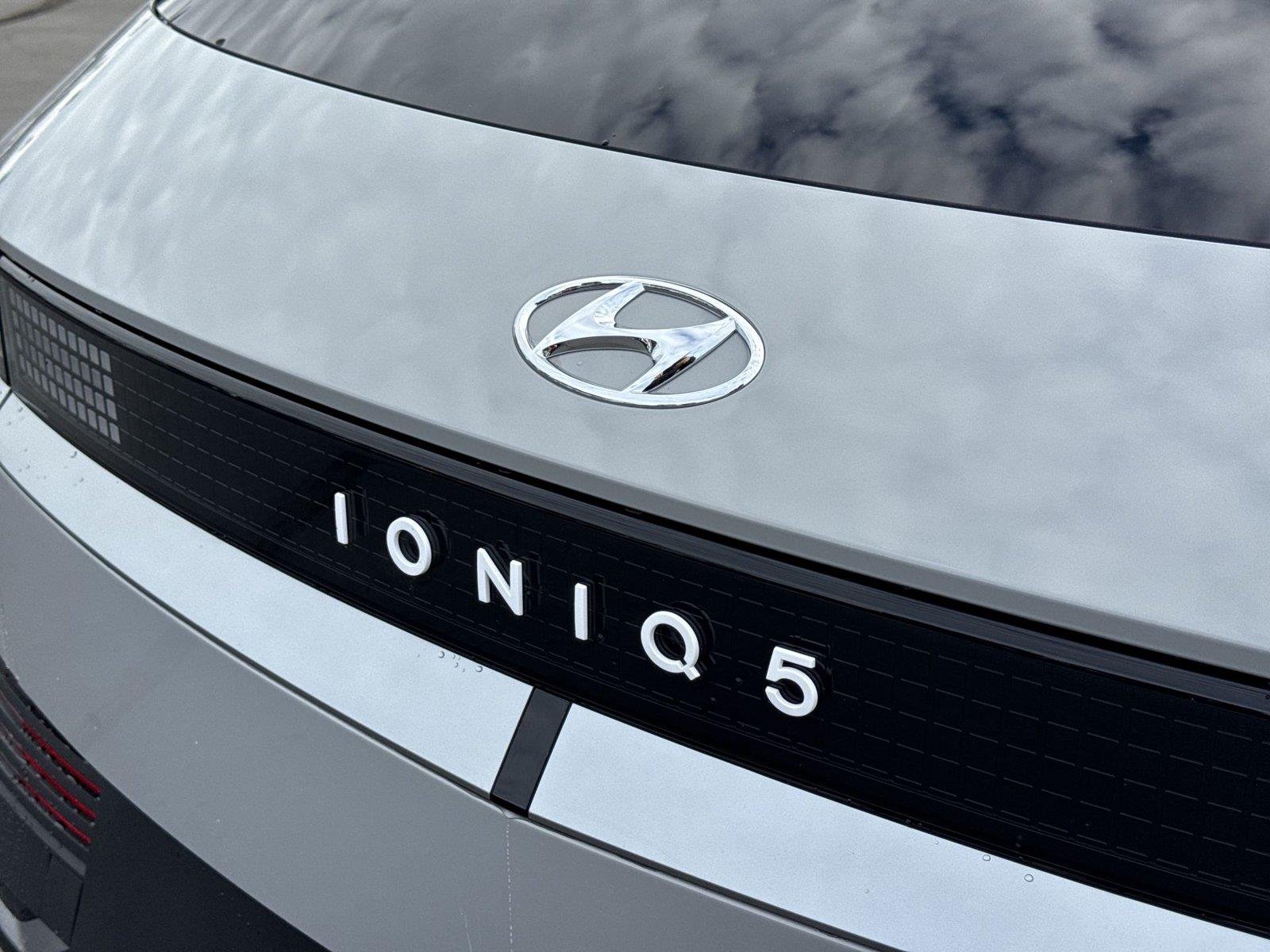Used 2024 Gray Hyundai SEL image 39