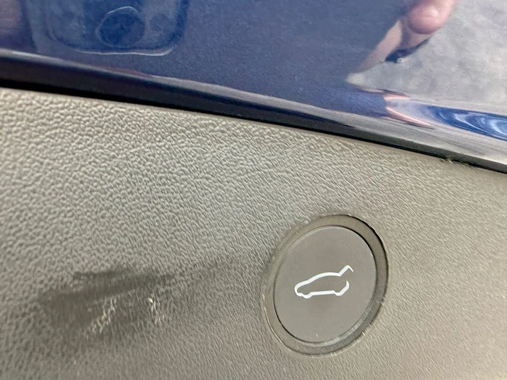 Used 2022  Tesla Base image 34