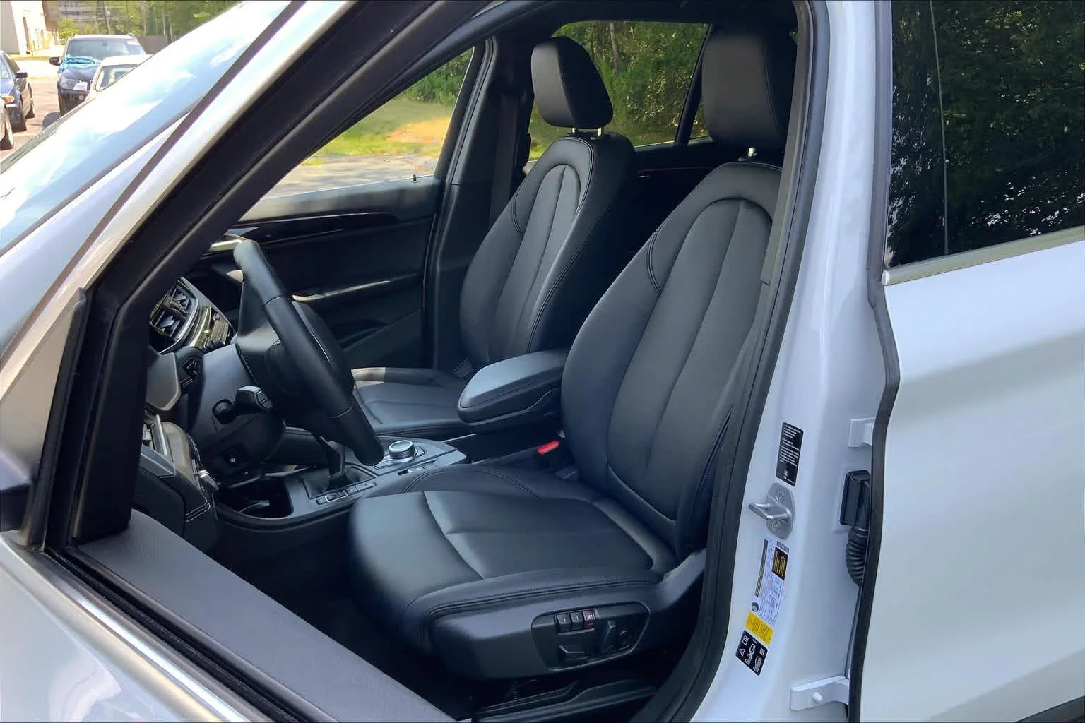 Used 2020 Alpine White BMW xDrive28i image 8