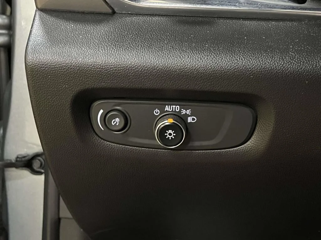 Used 2023 Sterling Gray Metallic Chevrolet LT Cloth image 27