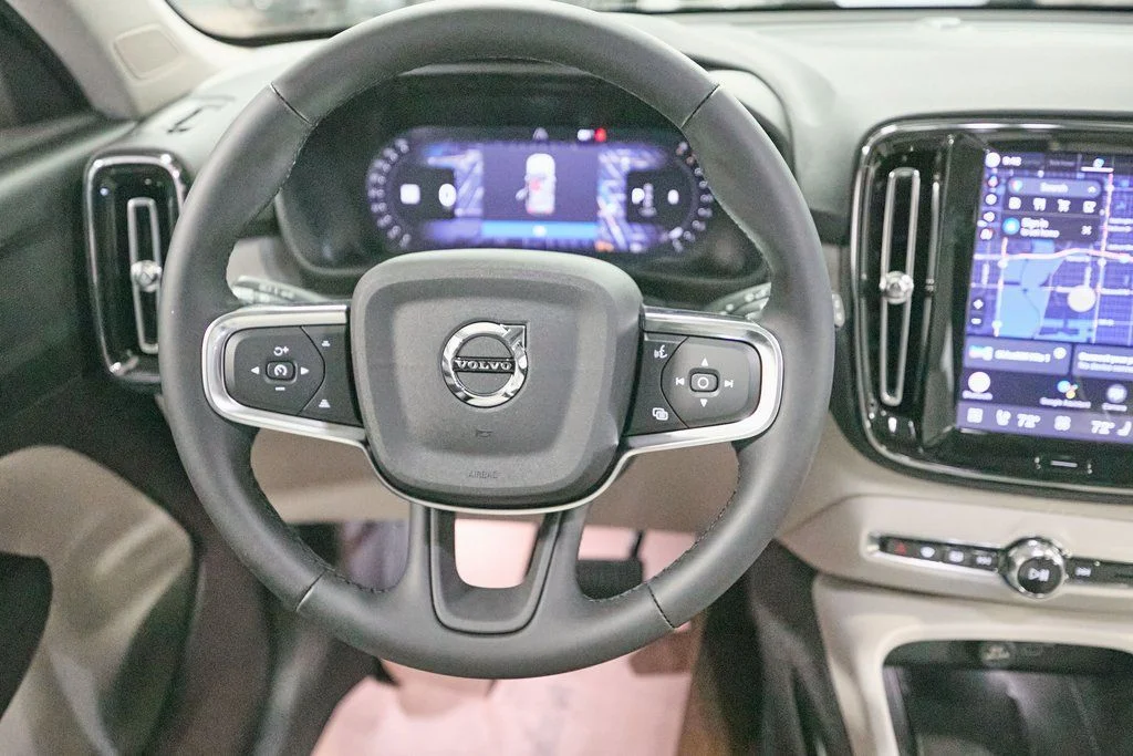 2026 Volvo XC40 Plus - Photo 18