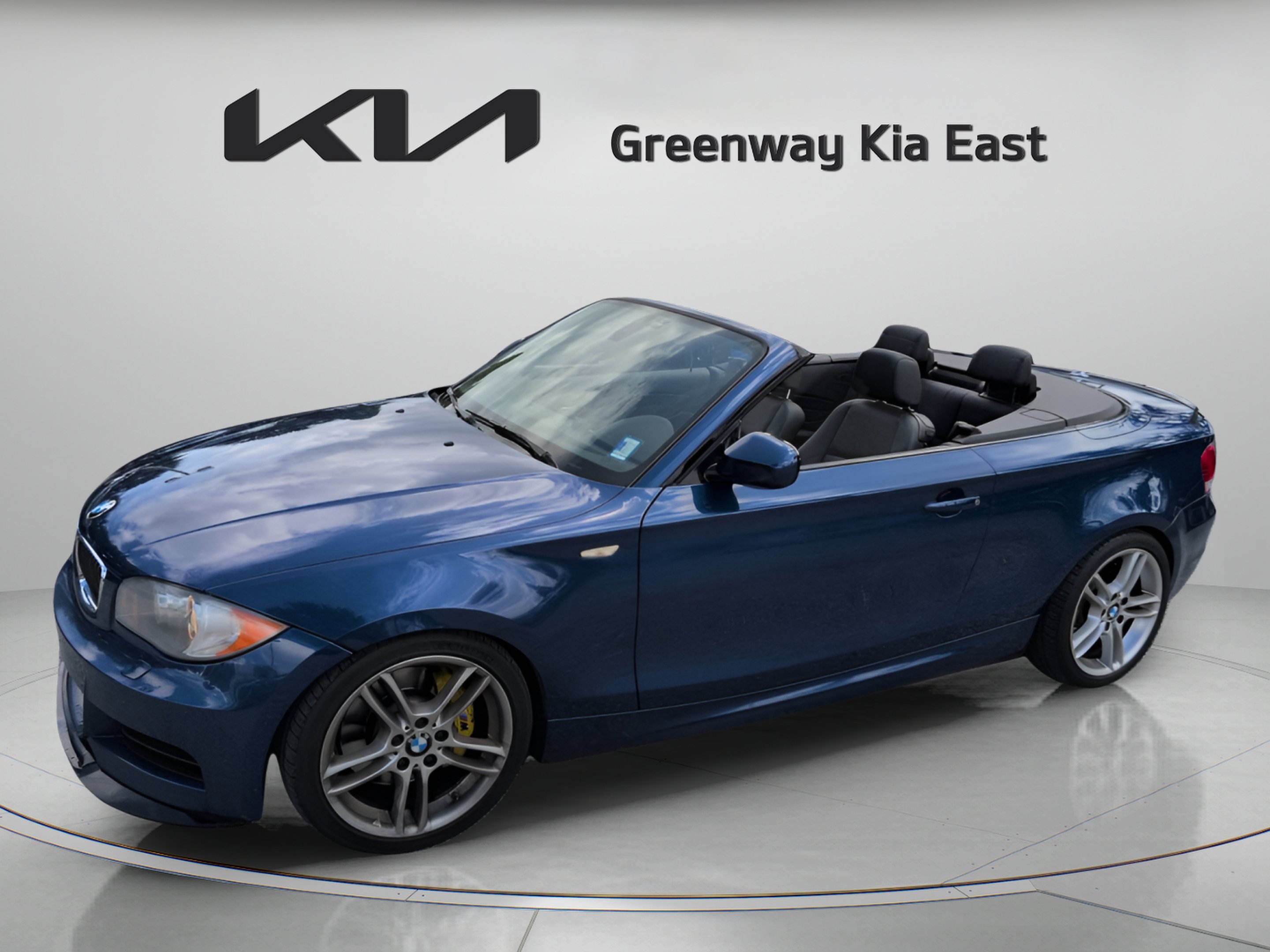 Used 2011 Le Mans Blue Metallic BMW 135i image 18
