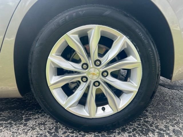 Used 2024 Gray Chevrolet LT image 24