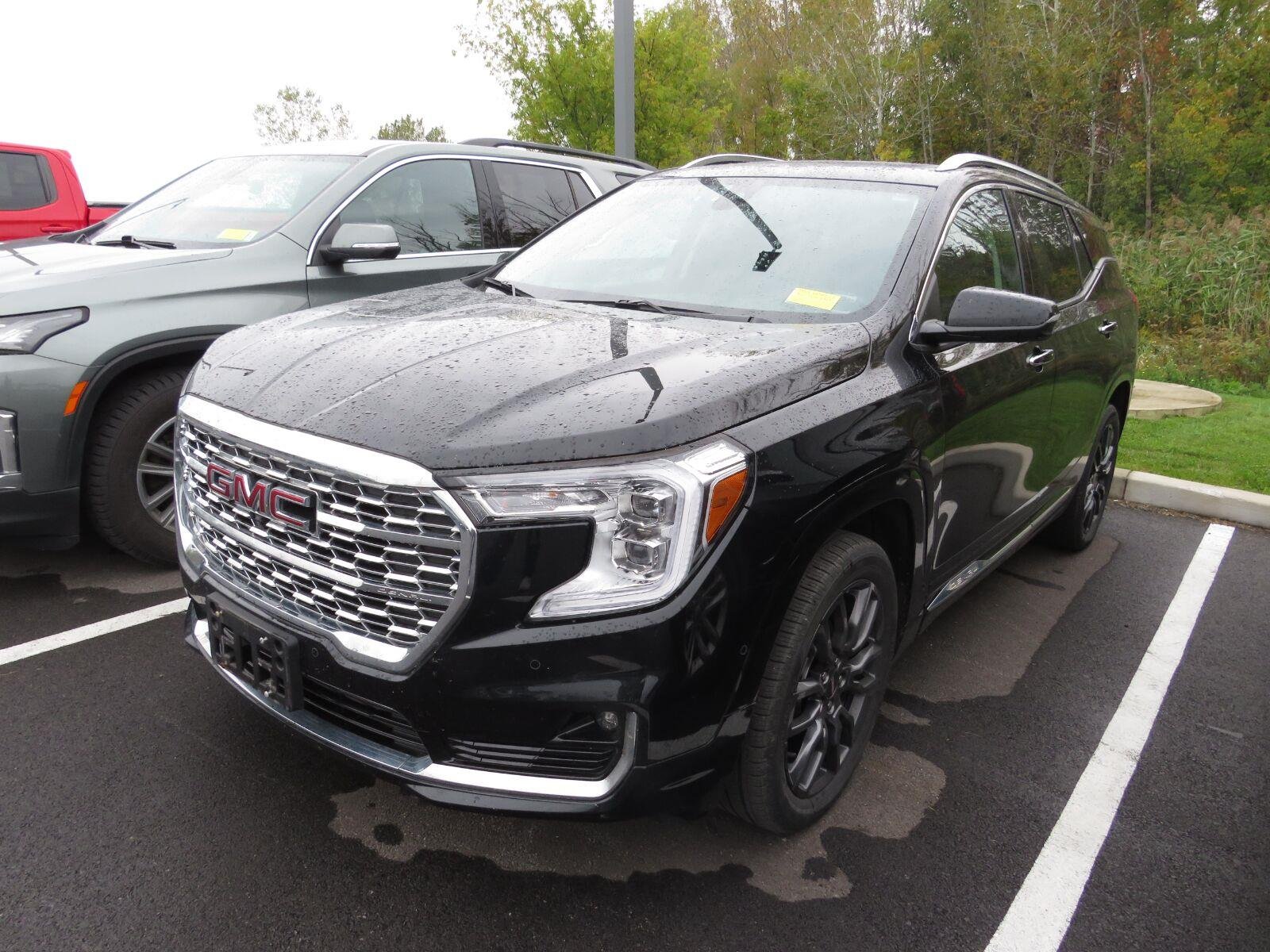Used 2024 Ebony Twilight Metallic GMC Denali image 5