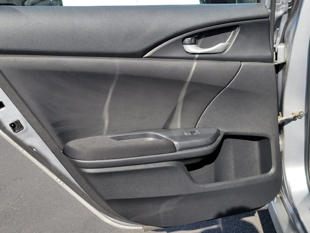 Used 2016 Lunar Silver Metallic Honda LX image 13