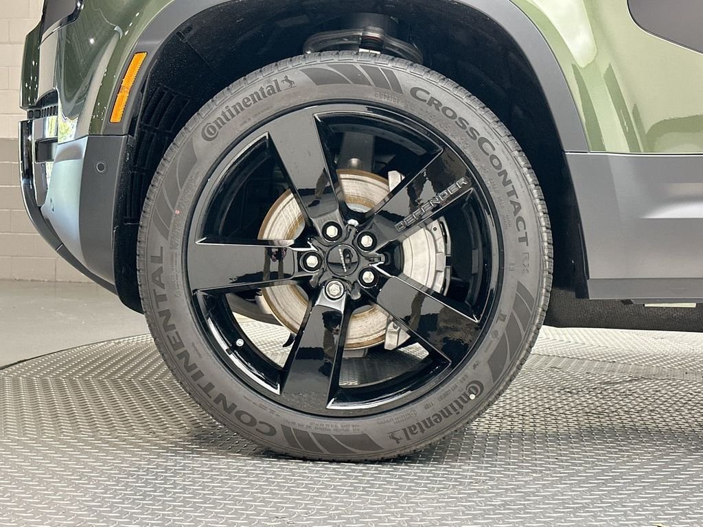 New 2026 Woolstone Green Metallic Land Rover S image 5