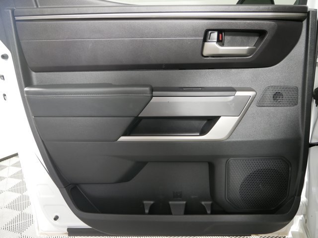 Used 2024 Ice Cap Toyota Crew Cab SR5 w/ Convenience Pkg image 11