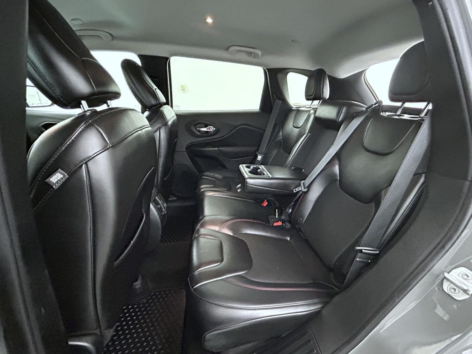 Used 2019 Gray Jeep Trailhawk image 19