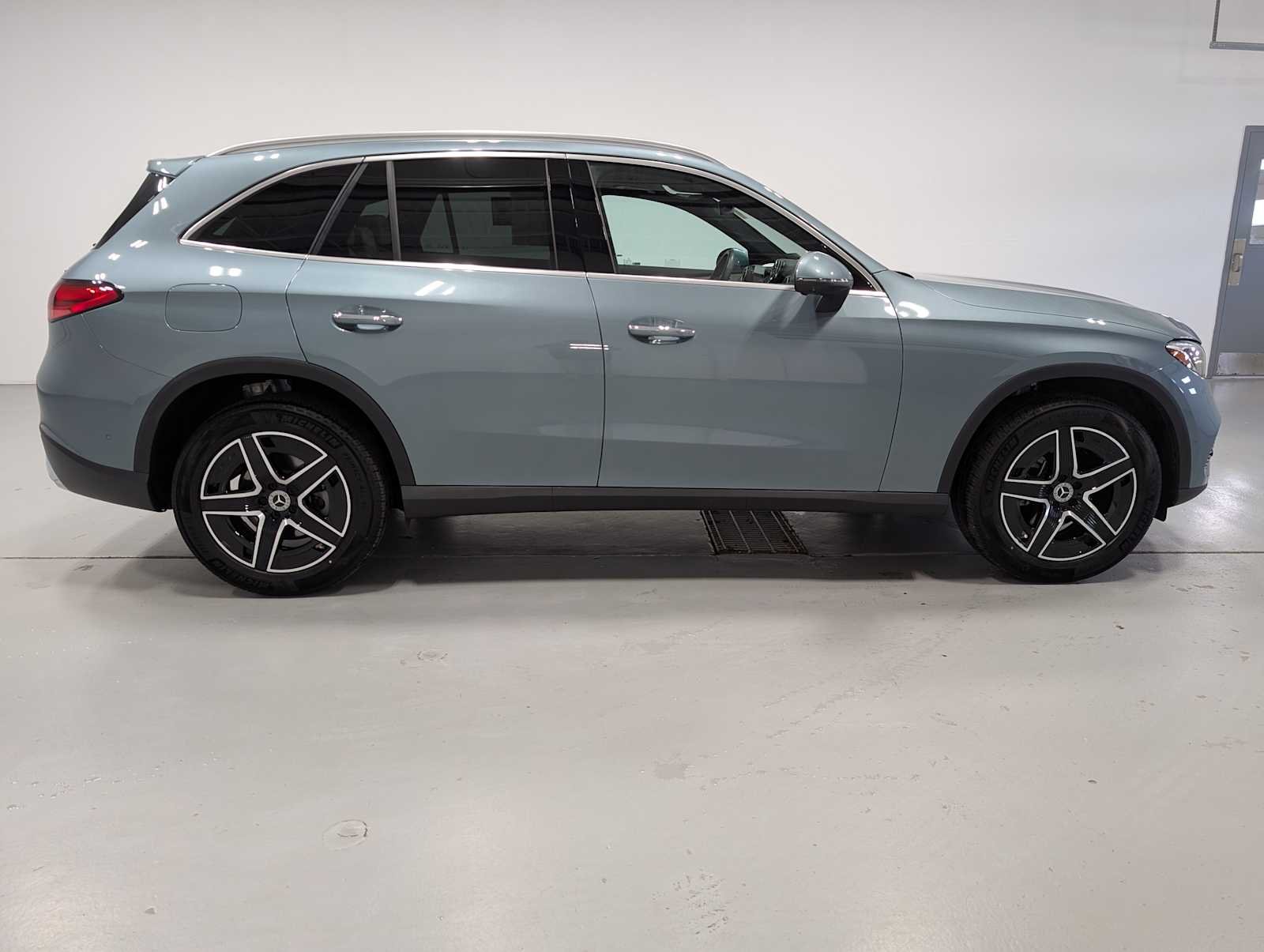 Used 2026 Verde Silver Metallic Mercedes-Benz GLC 300 image 7