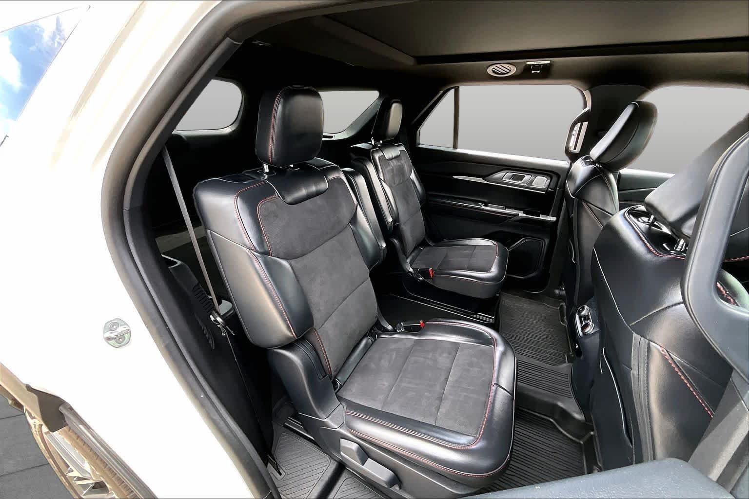 Used 2025 Star White Metallic Tri-Coat Ford ST image 19