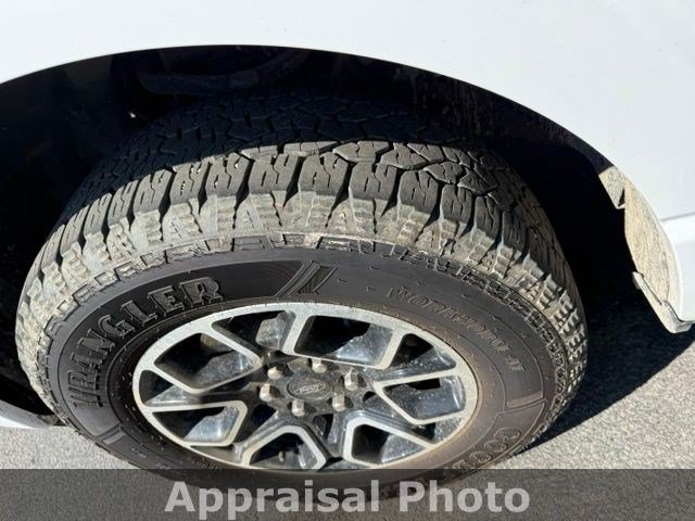 Used 2023 White Ford XLT image 10