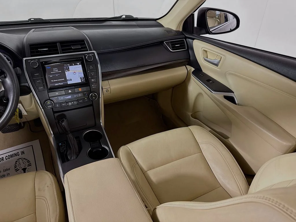 Used 2015 Black Toyota  image 23