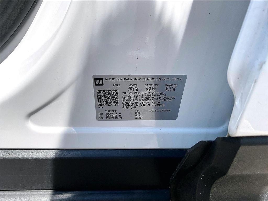 Used 2023 White GMC SLT image 27