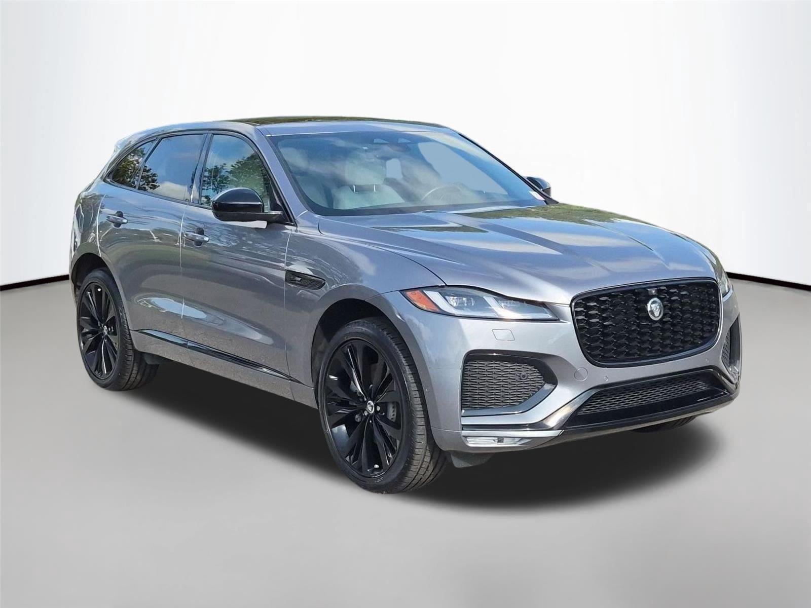Used 2026 Eiger Grey Metallic Jaguar R-Dynamic S image 7