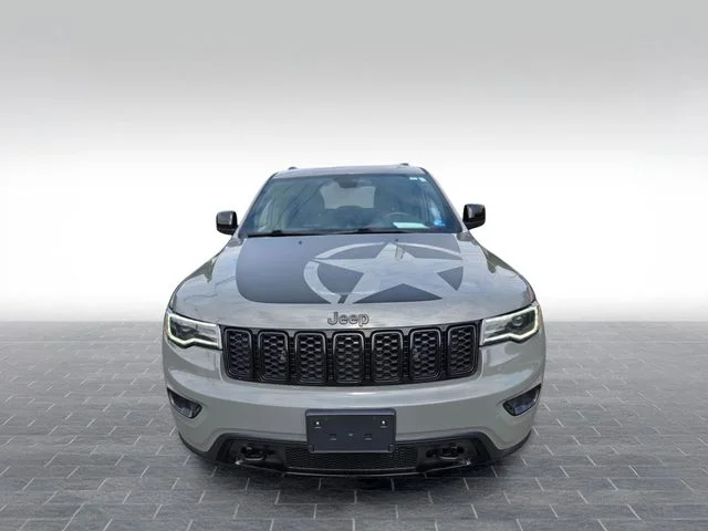 Used 2021 Gray Jeep Laredo image 2