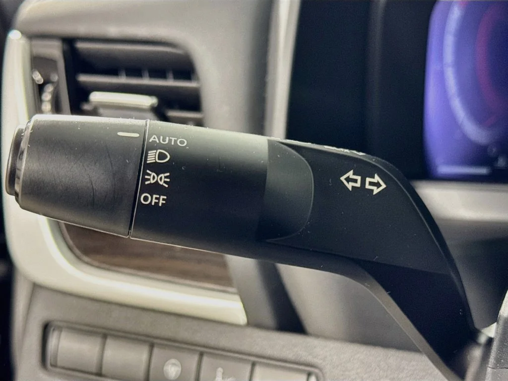 Used 2024 Gray Nissan Platinum image 12