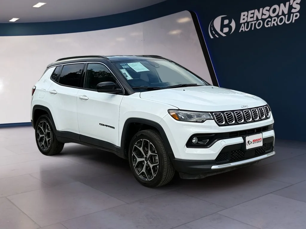 Used 2025 White Jeep Limited image 7