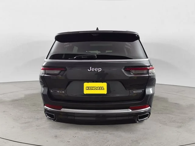 Used 2022 Gray Jeep Summit image 4