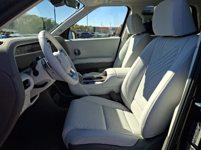 New 2027 Black Hyundai SEL Premium image 9