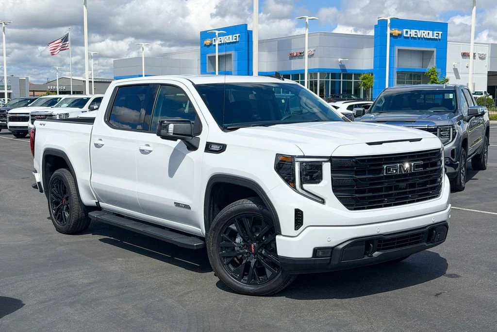 New 2026 Summit White GMC Elevation image 2