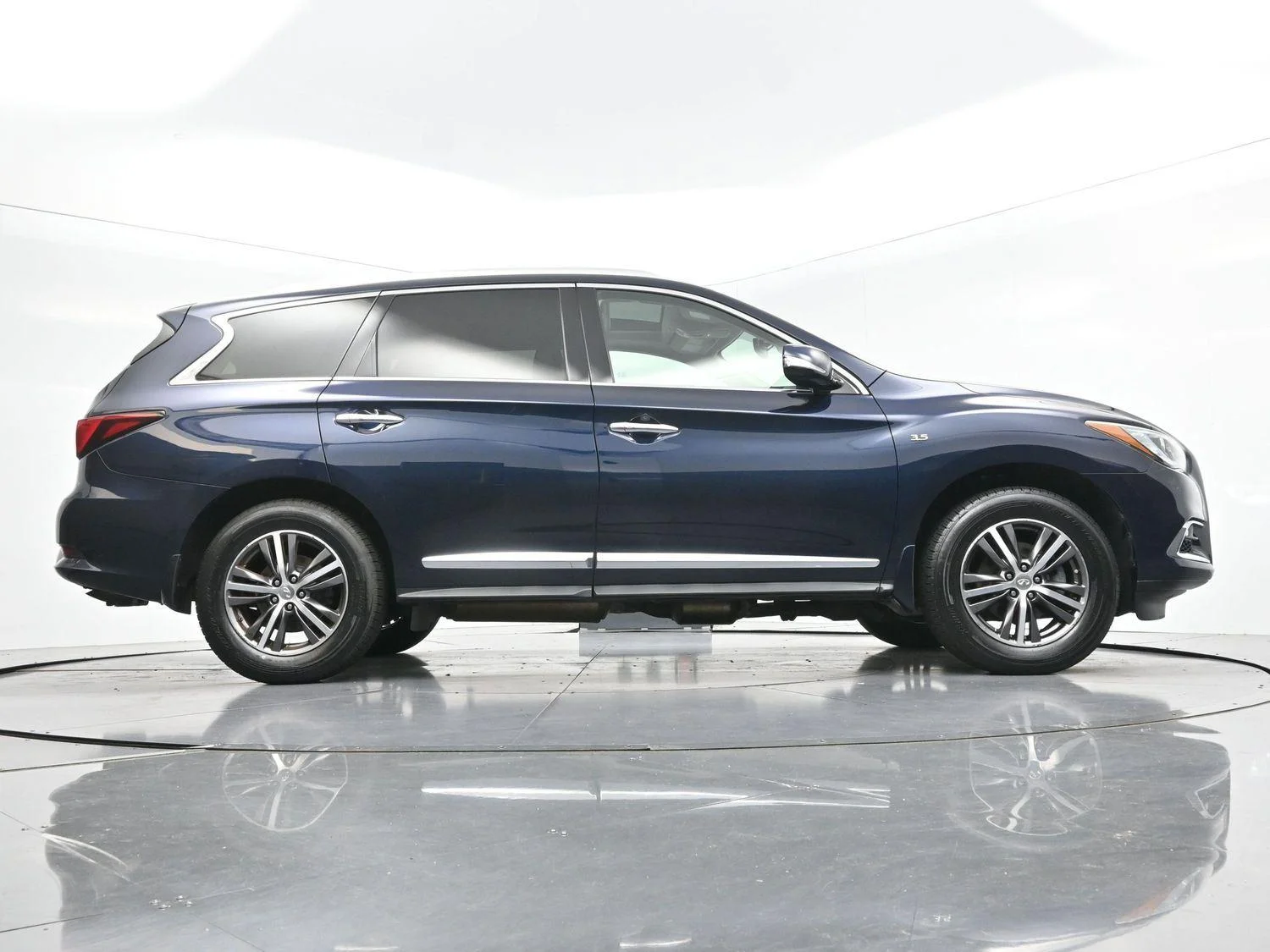Used 2019 Hermosa Blue INFINITI LUXE image 48