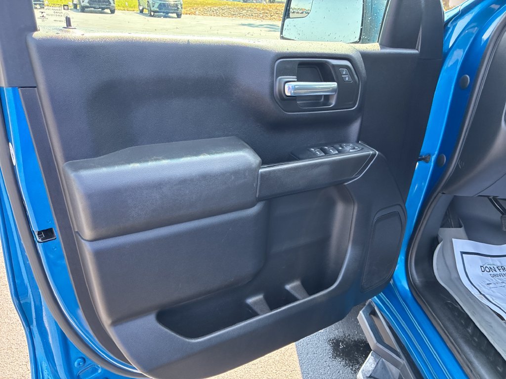 Used 2022 Blue Chevrolet Custom image 12