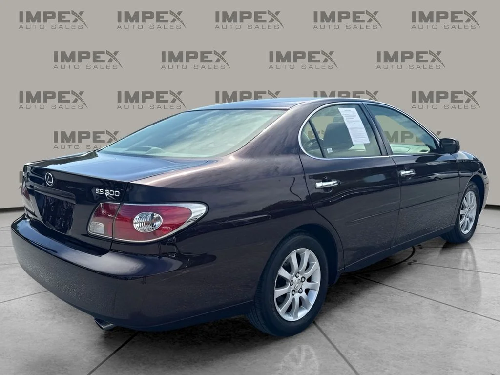 Used 2002 Red Lexus 300 image 5